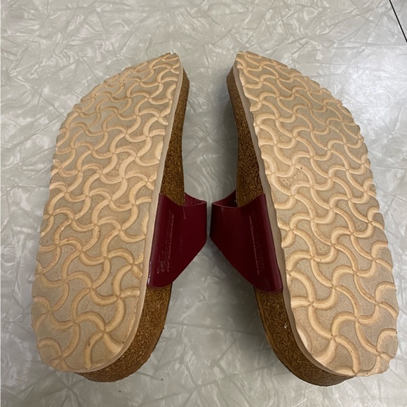 Birkenstock Gizeh Sandals. - Picture 7 of 9